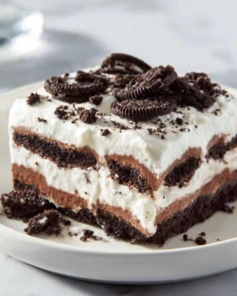 Festive No Bake Christmas Oreo Lasagna Recipe